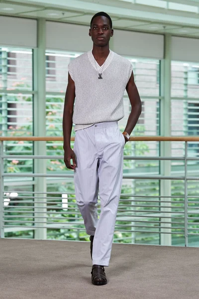 Look 8